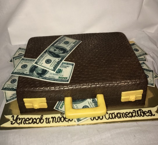 Торт "Чемодан денег"